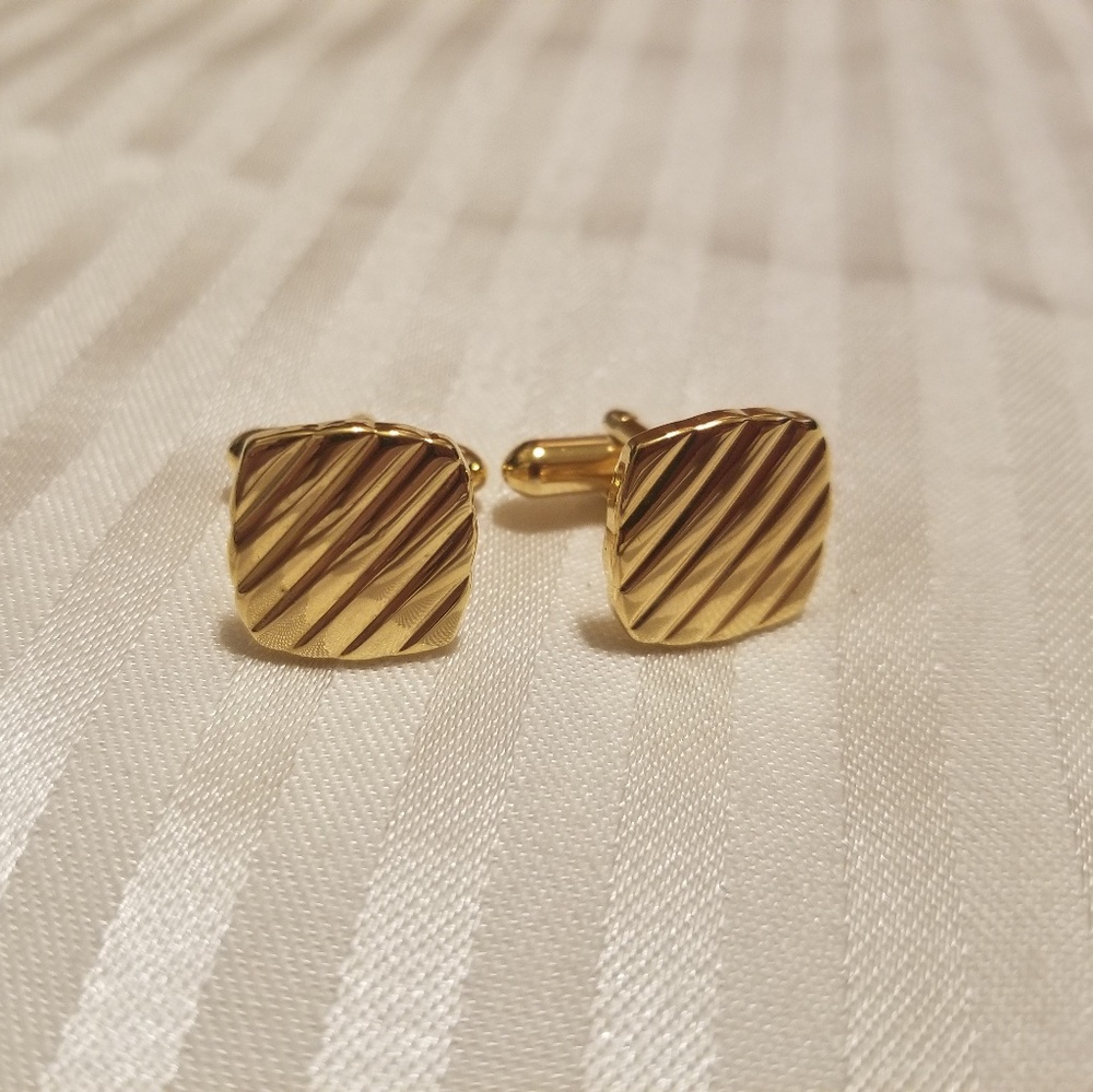 Gold Grooved Cuff Links